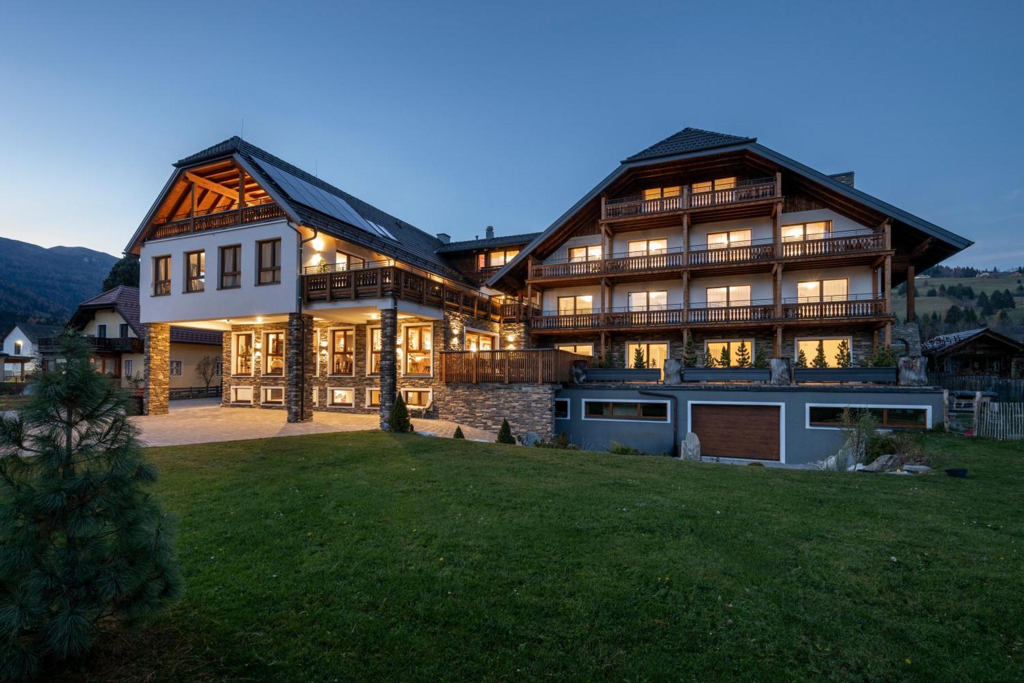 Hotel Haus Lungau Mauterndorf  Exterior foto